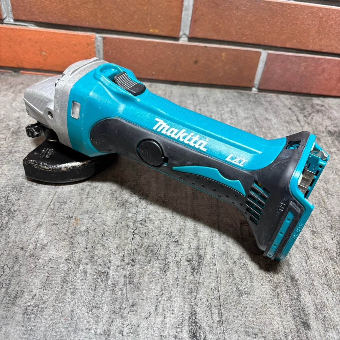 ◆マキタ(makita) 18V充電式ディスクグラインダ  GA402DZ 【市川行徳店】