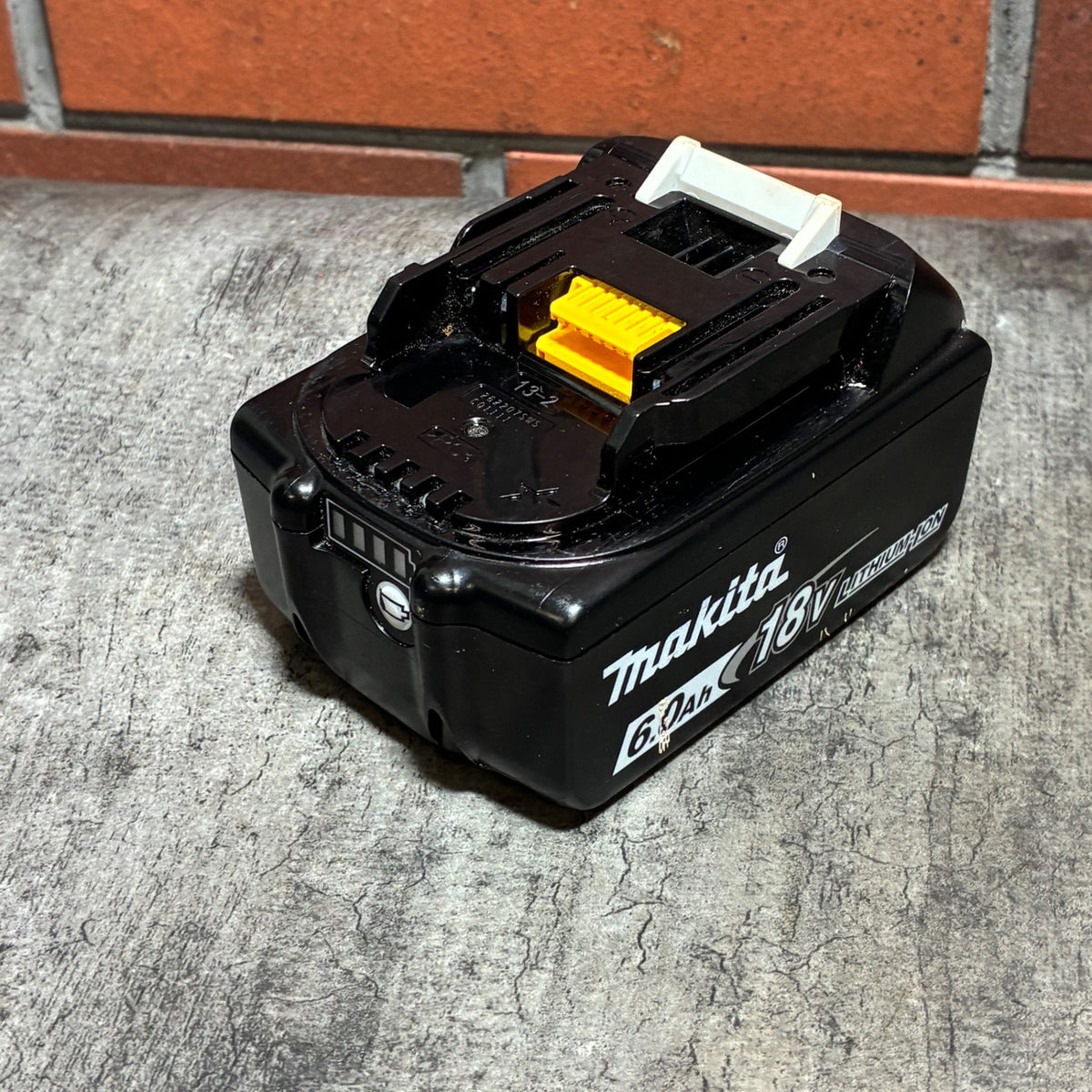 リチウムイオンバッテリー 18V/6.0Ah BL1860B 【市川行徳店】