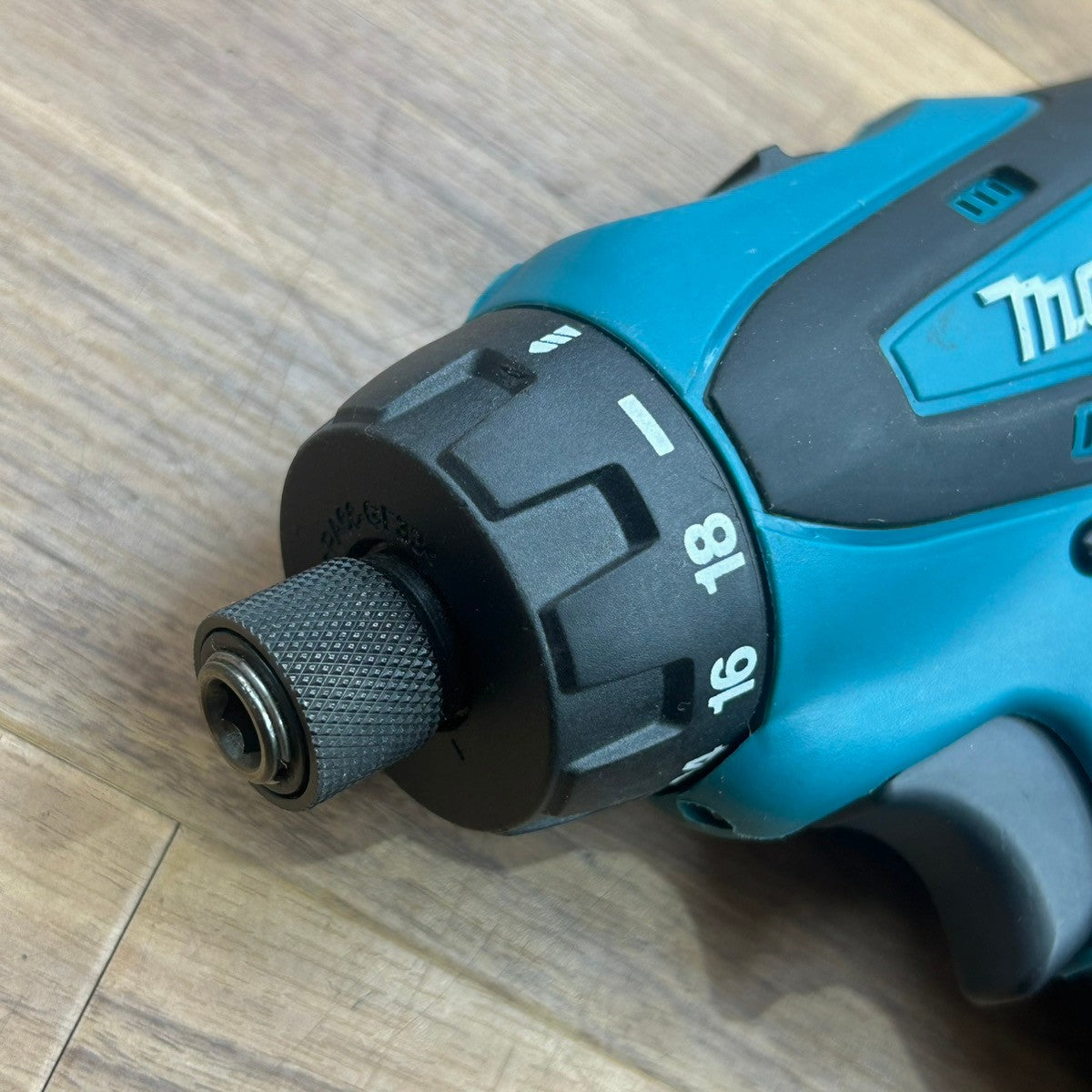 ◆マキタ(makita) 充電式ドライバドリル DF030DWX 【船橋馬込店】