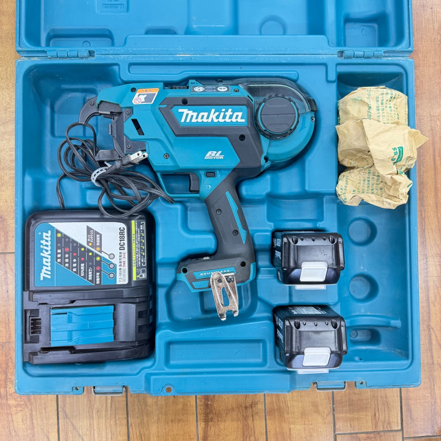 美品 14.4V/18V コードレス鉄筋結束機 リバータイア TR180DRGX 美品のバッテリー2個付属(BL1860B)【リライズ蓮田店】