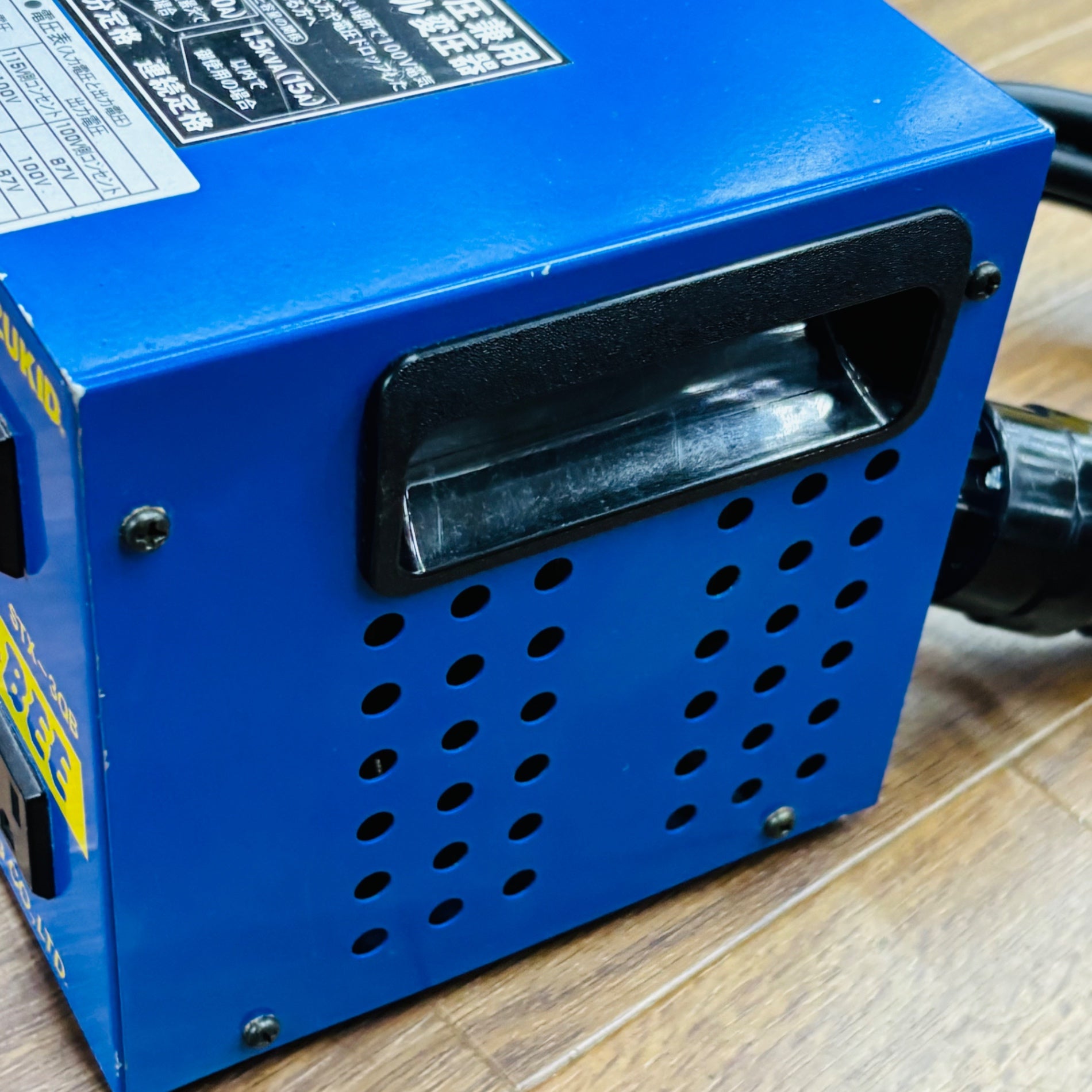 美品 ) ポータブル変圧器 STX-3QB 【リライズ蓮田店】