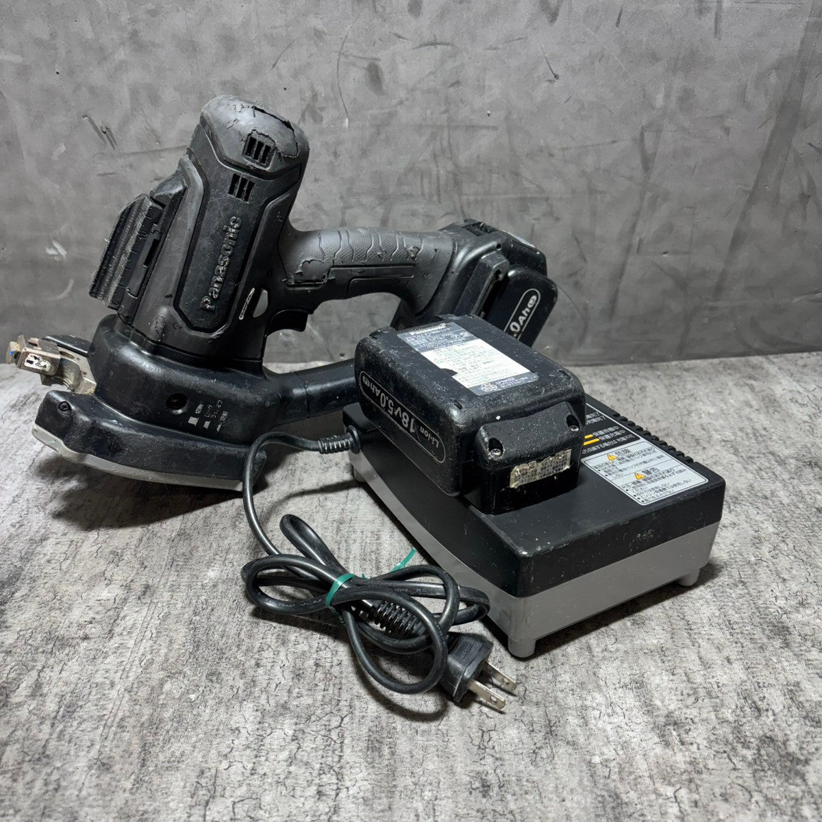 コードレス全ネジカッター EZ45A8X-B バッテリー×2・充電器付き