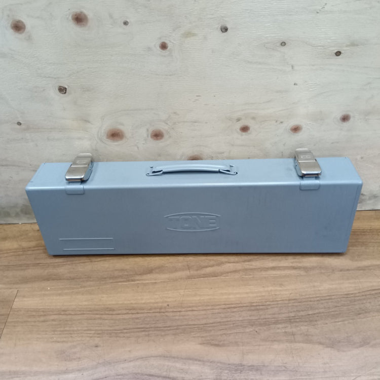 【美品中古】 トネ(TONE) インパクト用ソケットセット(メタルトレーケース仕様) NV6102 差込角19.0mm シルバー 内容12点 【船橋馬込店】