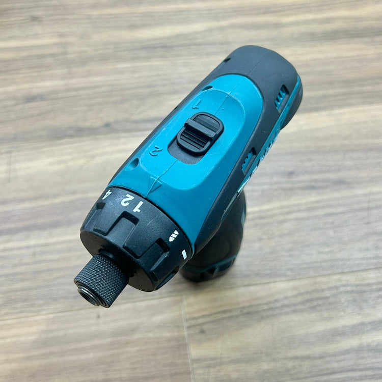 ◆マキタ(makita) 充電式ドライバドリル DF030DWX 【船橋馬込店】