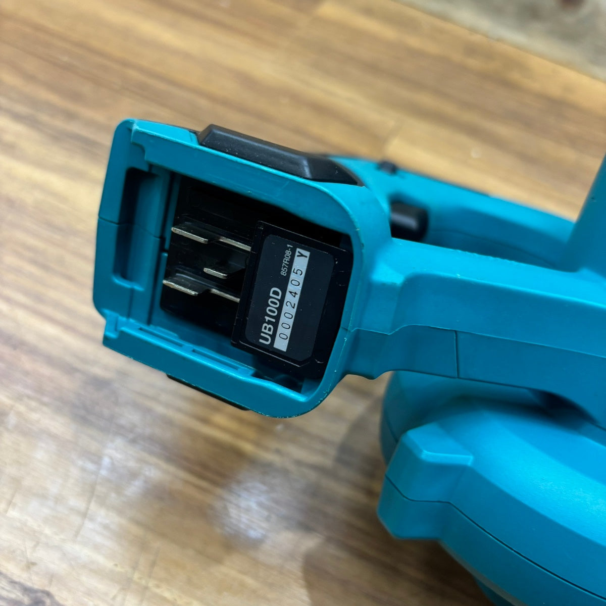 マキタ(makita) 充電式ブロワ UB100DZ 10.8vシリーズ 本体のみ(バッテリー・充電器別売) 【船橋馬込店】