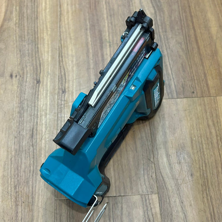 美品 マキタ (makita) 35mm 40V コードレスピンネイラ PT001GZ 本体バッテリーセット BL4025 【船橋馬込店】