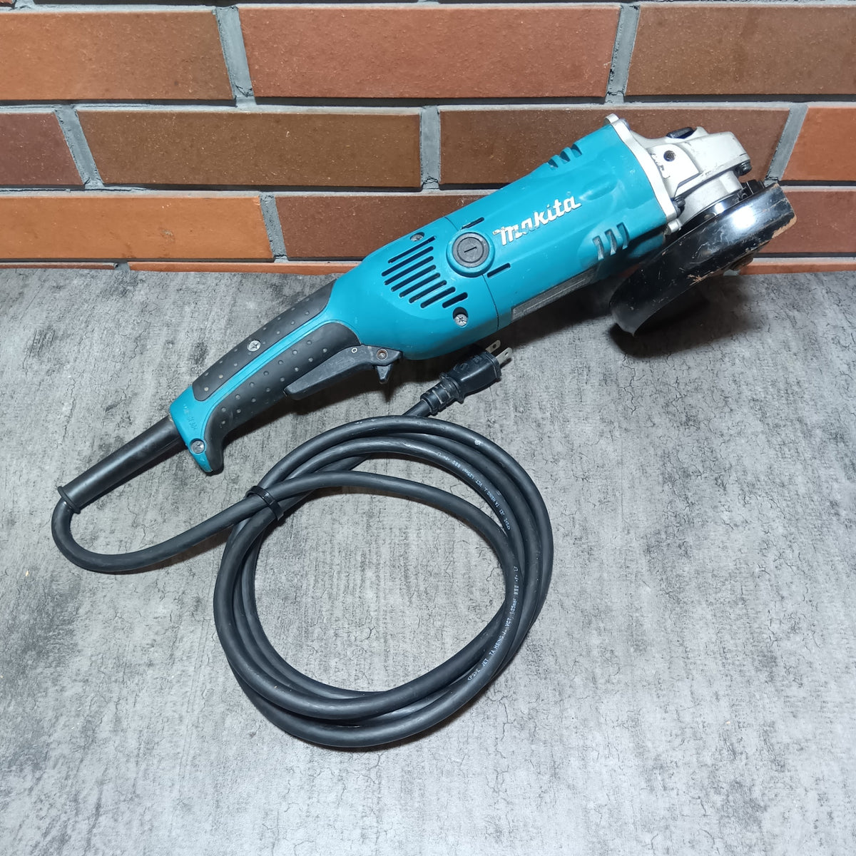 150㎜電子ディスクグラインダー GA6021C 【市川行徳店】