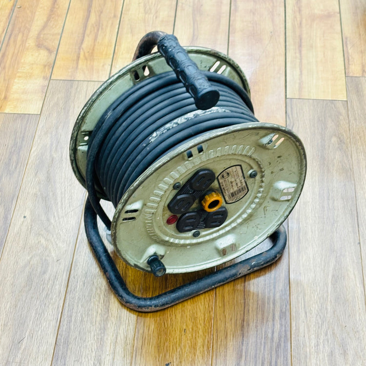 動作確認済み 30m コードリール NP-304D 屋内用【中古】 【蓮田店】