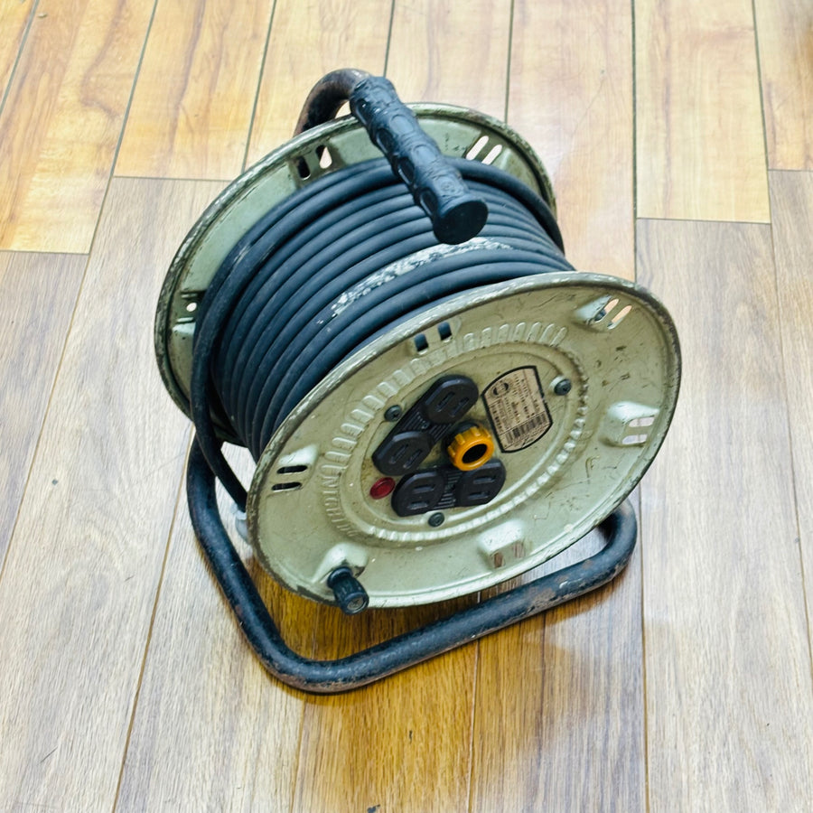 動作確認済み 30m コードリール NP-304D 屋内用【中古】 【蓮田店】