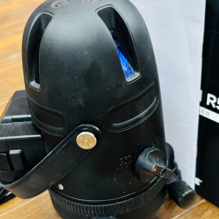 程度良好  5ライン レーザー墨出し器 Model-R5 【リライズ蓮田店】