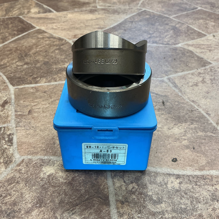 【美品中古】 泉精器(izumi) A-63 パンチセット パンチサイズφ64.4mm 【越谷店】