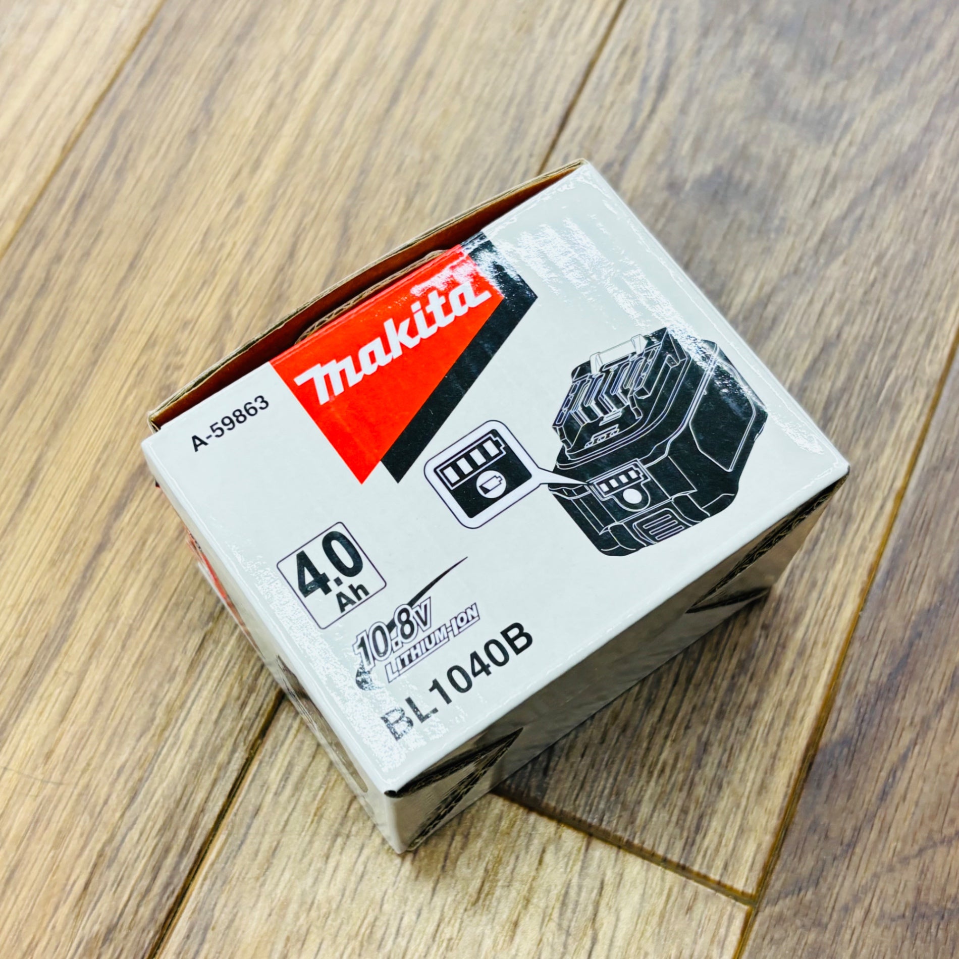 【コンパクト便】未使用 純正品 リチウムイオンバッテリー 10.8V/4.0Ah BL1040B 【リライズ蓮田店】
