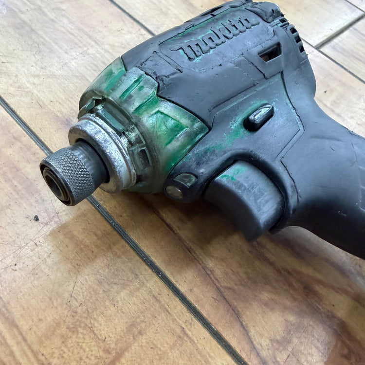 動作確認済み 14.4V コードレスインパクトドライバー TD137DZ 【リライズ蓮田店】