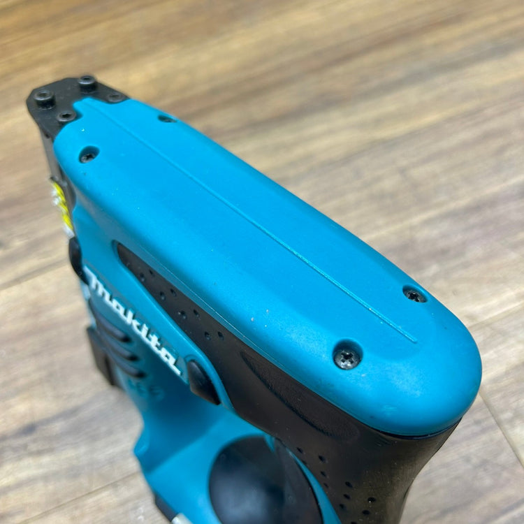 マキタ makita 14.4V 充電式タッカ ST110DZ 本体のみ 【船橋馬込店】