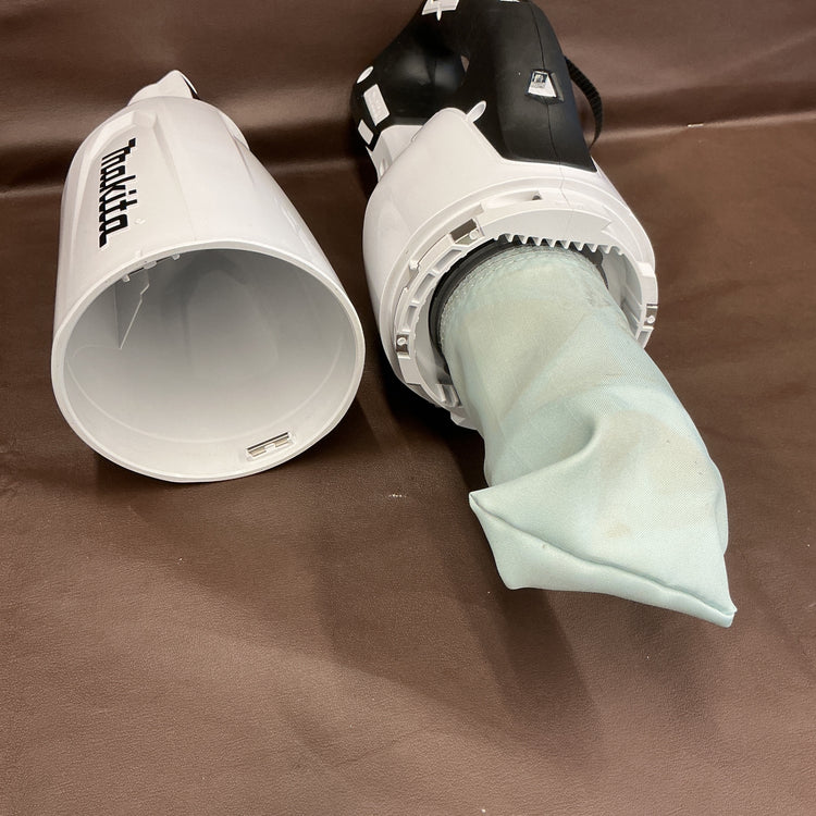 【中古品・サイクロンアタッチメント付き！】マキタ(makita) コードレスクリーナー CL281FDZW 【越谷店】
