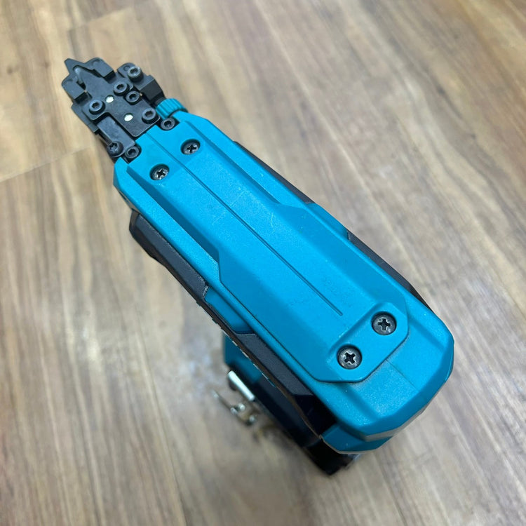 美品 マキタ (makita) 35mm 40V コードレスピンネイラ PT001GZ 本体バッテリーセット BL4025 【船橋馬込店】