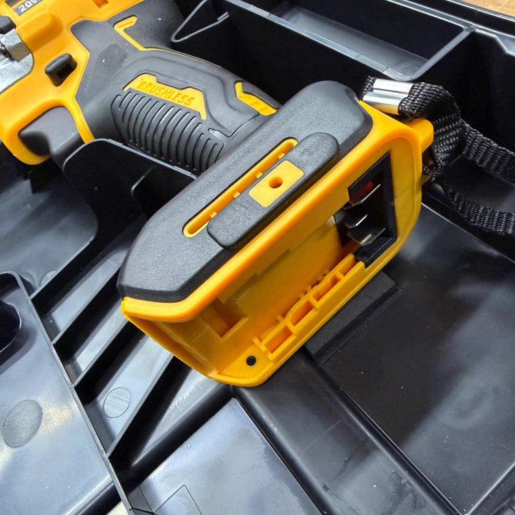 未使用 20V 1/2インチ(12.7sq) インパクトレンチ DCF921N ケース付属【リライズ蓮田店】