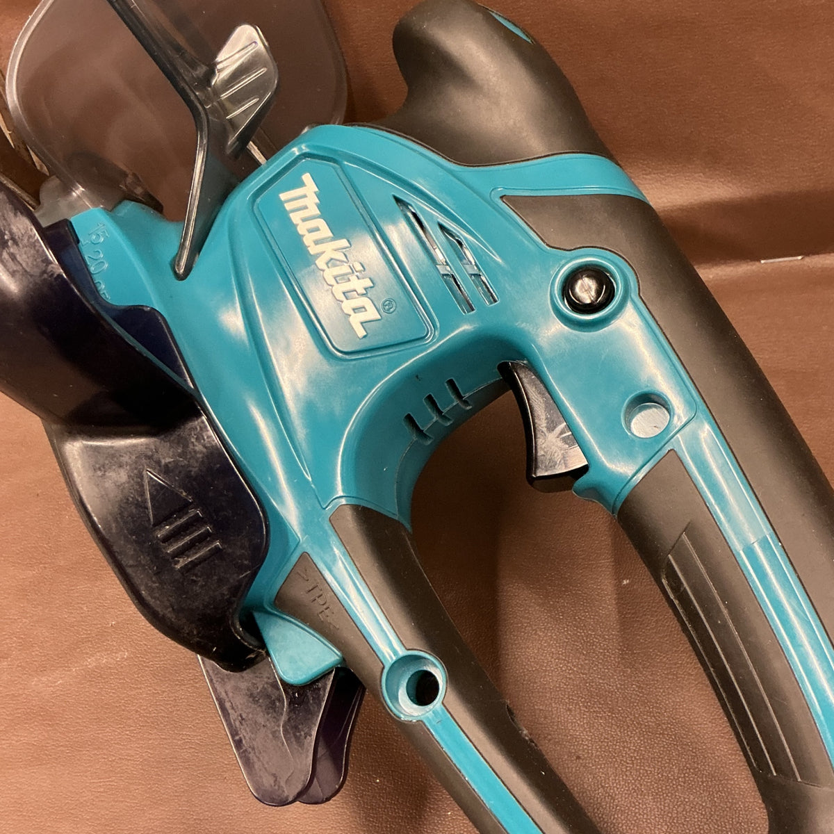 【中古】 マキタ(makita) MUM604D 充電式芝生バリカン  【越谷店】