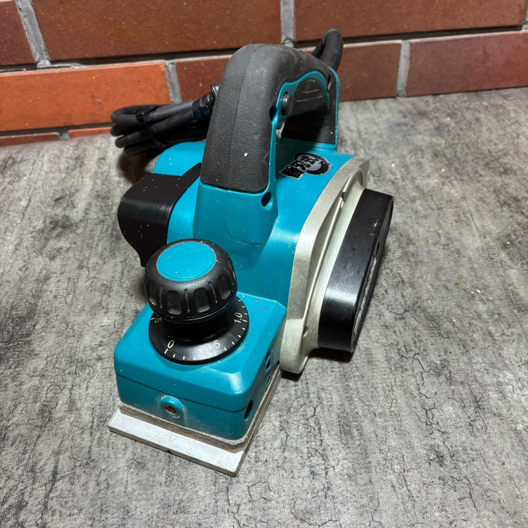 マキタ(makita)　電動カンナ KP0800A 【市川行徳店】