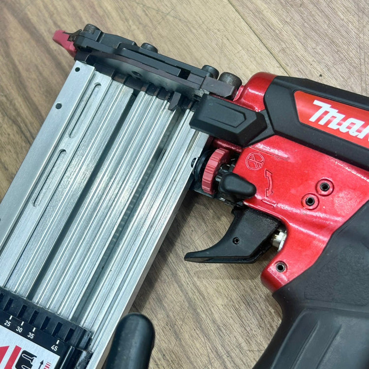 美品 マキタ (makita) 高圧 ピンネイラ AF502HP 【船橋馬込店】