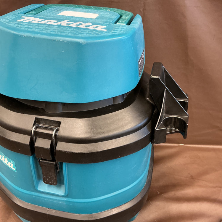 【中古品・ホース付き！】 マキタ(makita) 乾湿両用集じん機 471(P) 連動機能付き 【越谷店】