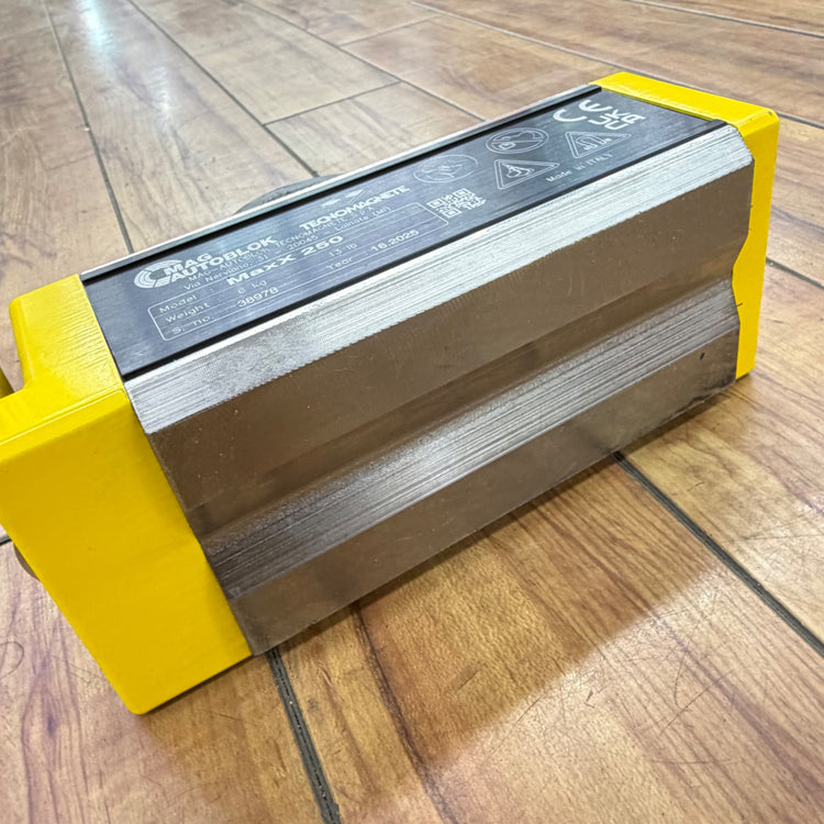 程度良好 マグネットリフター MaxX 250 吊上能力板材(250kg) 丸材(100kg) 【リライズ蓮田店】