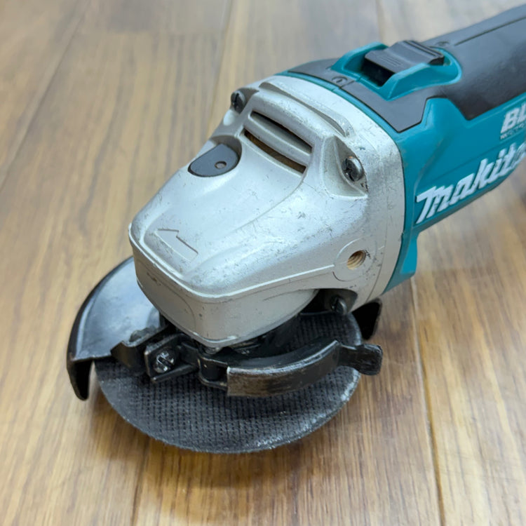 動作良好 18V 100mm 充電式ディスクグラインダ GA404DZN 【リライズ蓮田店】