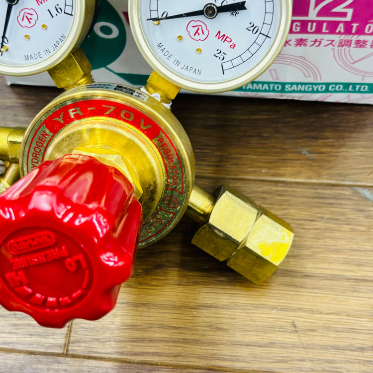 保管品 未使用 水素ガス調整器 YR-70V-22-12HG04 【リライズ蓮田店】