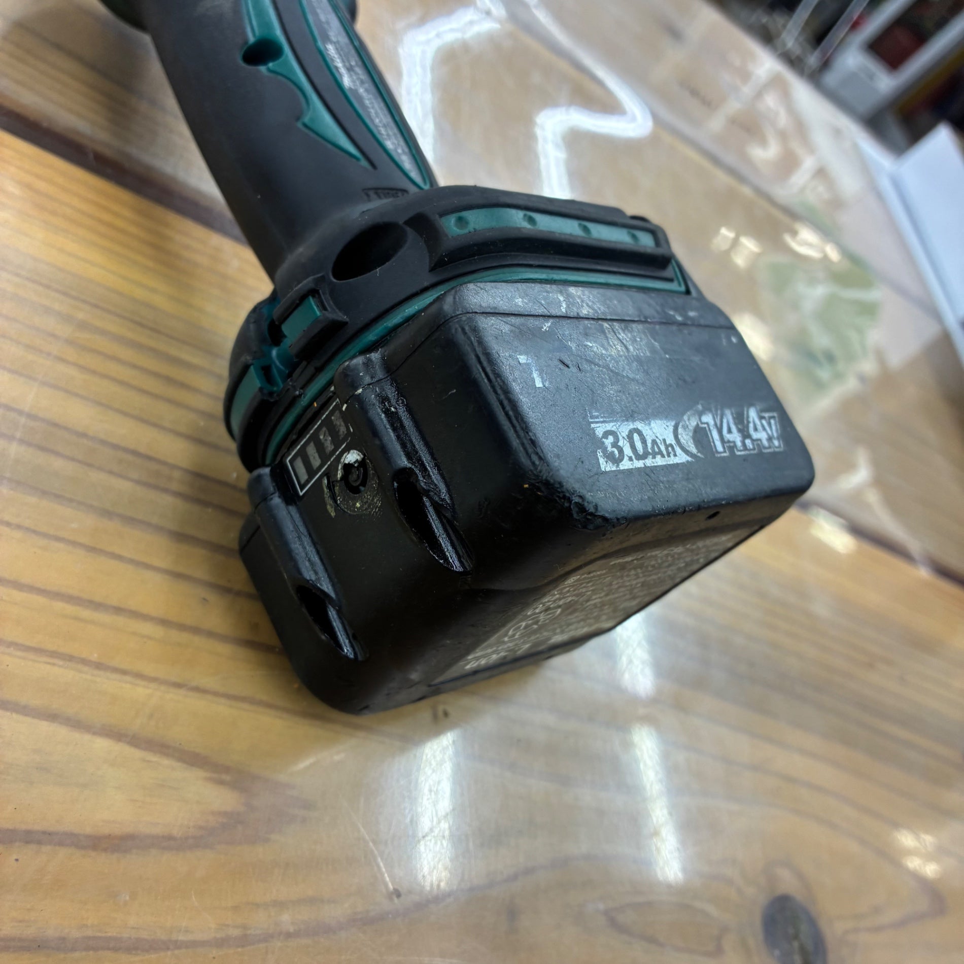 ◆マキタ(makita)  ML144 充電式ライト14.4V 【蓮田店】