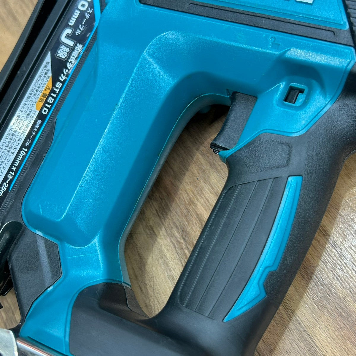 ◆マキタ(makita) コードレスタッカー ST121DZK 【船橋馬込店】