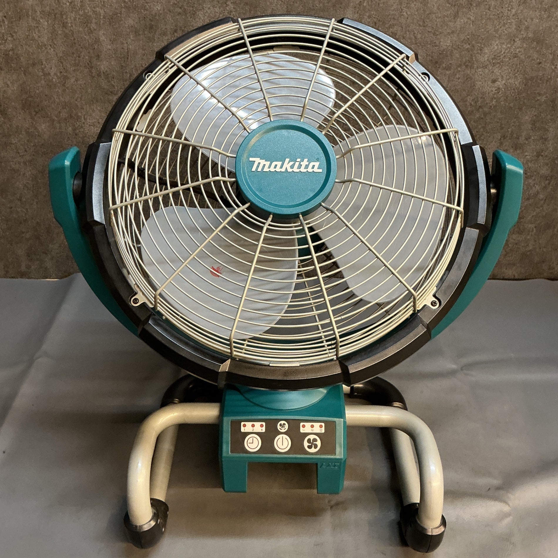 【中古】マキタ(makita) 充電式産業扇 CF300DZ  【越谷店】