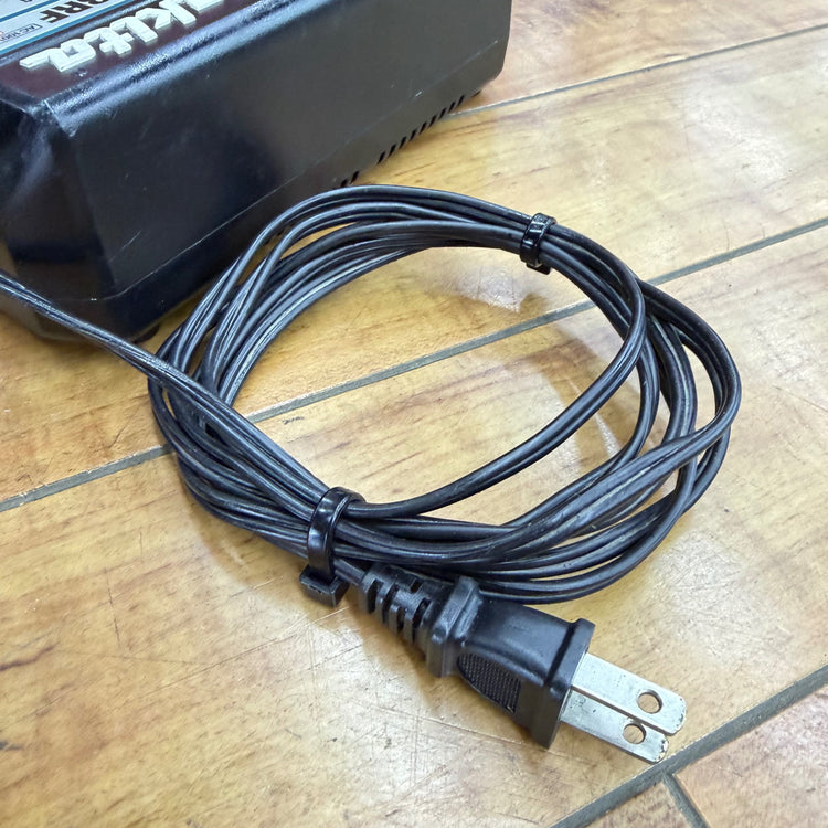 充電動作OK 14.4V/18V 急速充電器 DC18RF 【リライズ蓮田店】