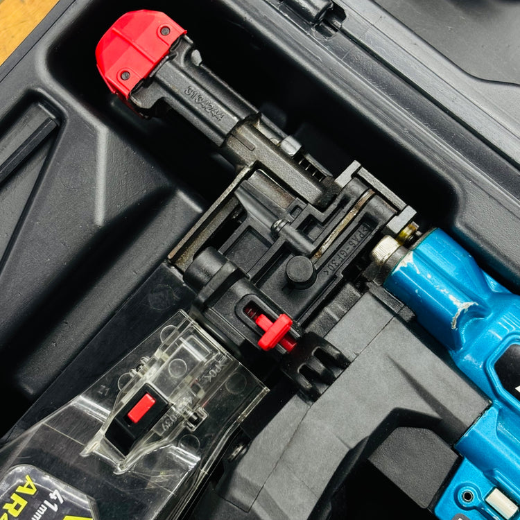41mm 高圧 エアビス打ち機 ねじ打ち機 AR412HRM 【リライズ蓮田店】