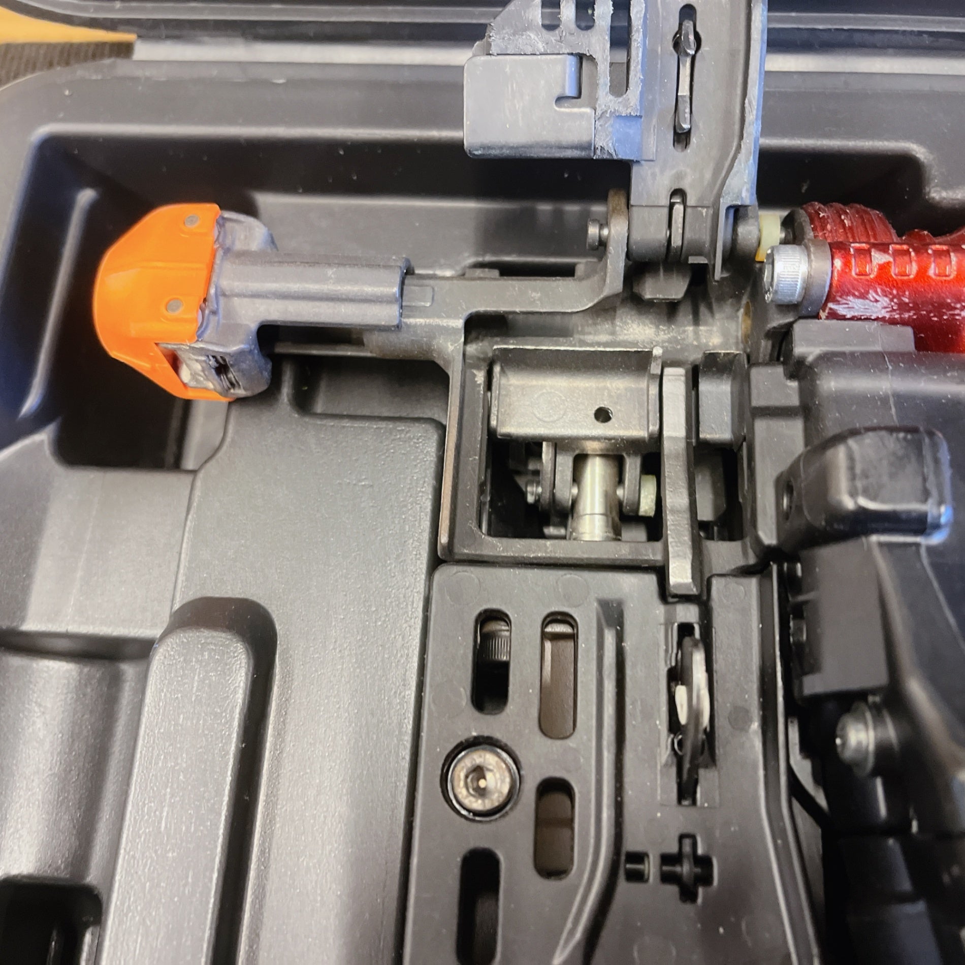 【中古・動作品】 マックス(MAX) 高圧エアネジ打ち機 HV-R41G5-R 【越谷店】