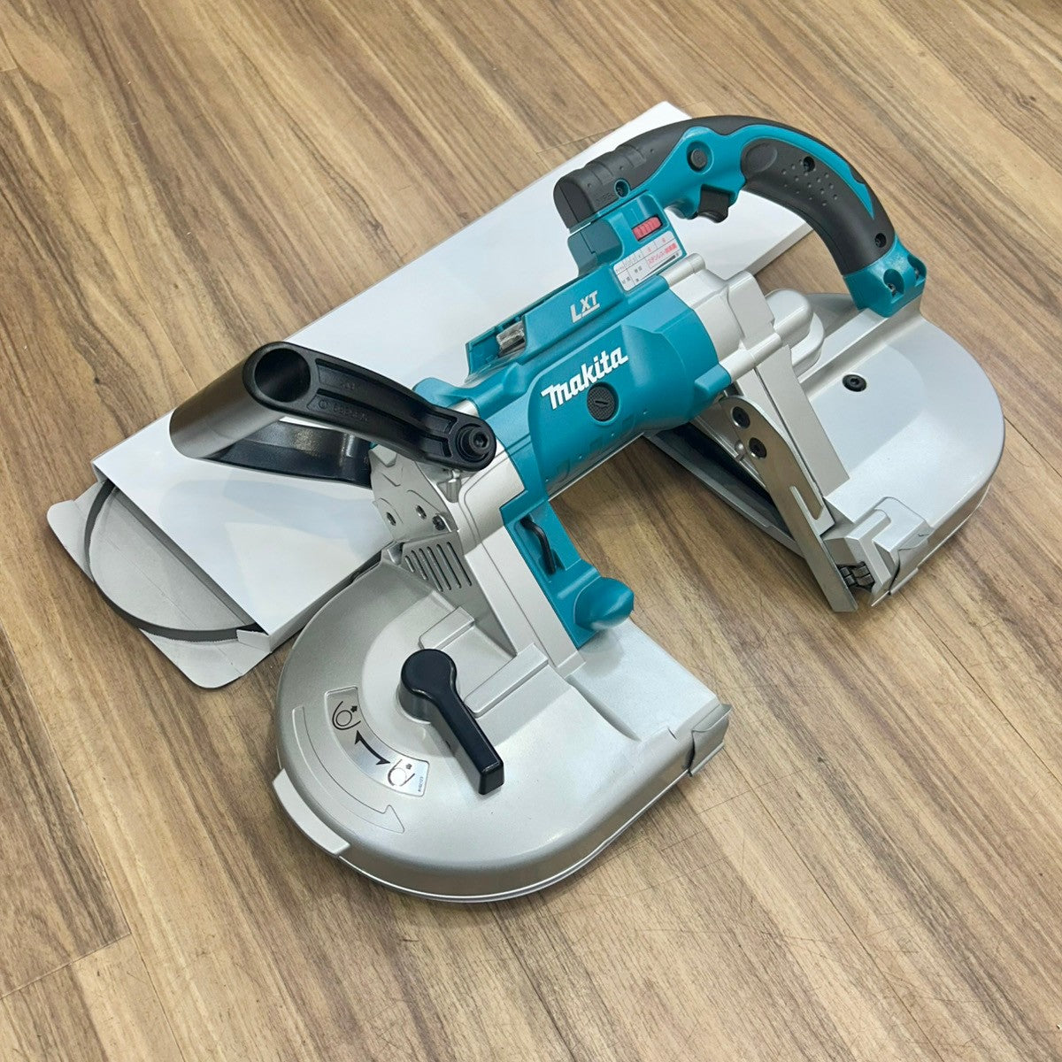 極美品 マキタ (makita) 18V コードレスバンドソー PB180DZ 本体のみ 替刃付き 【船橋馬込店】