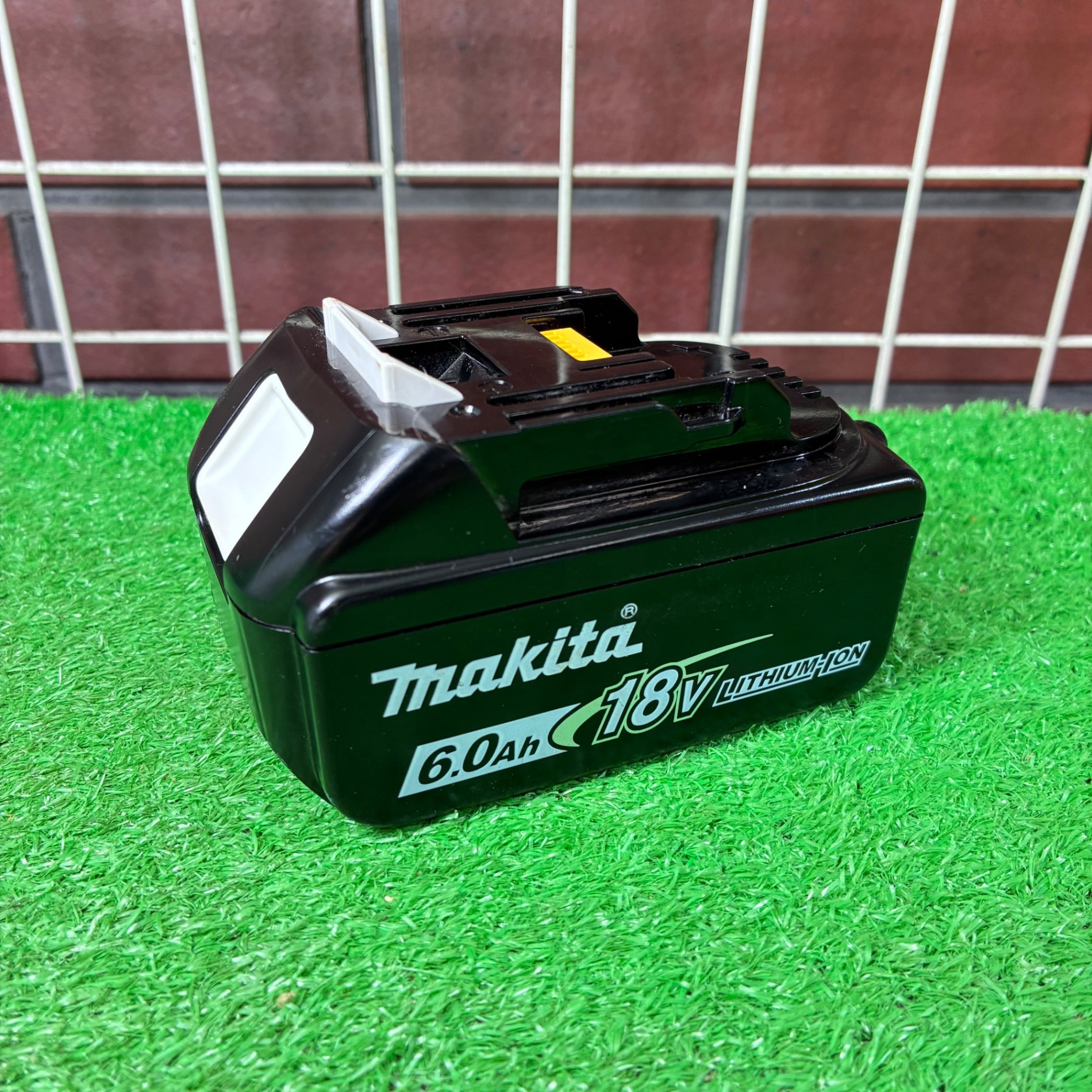 リチウムイオンバッテリー 18V/6.0Ah BL1860B 【市川行徳店】