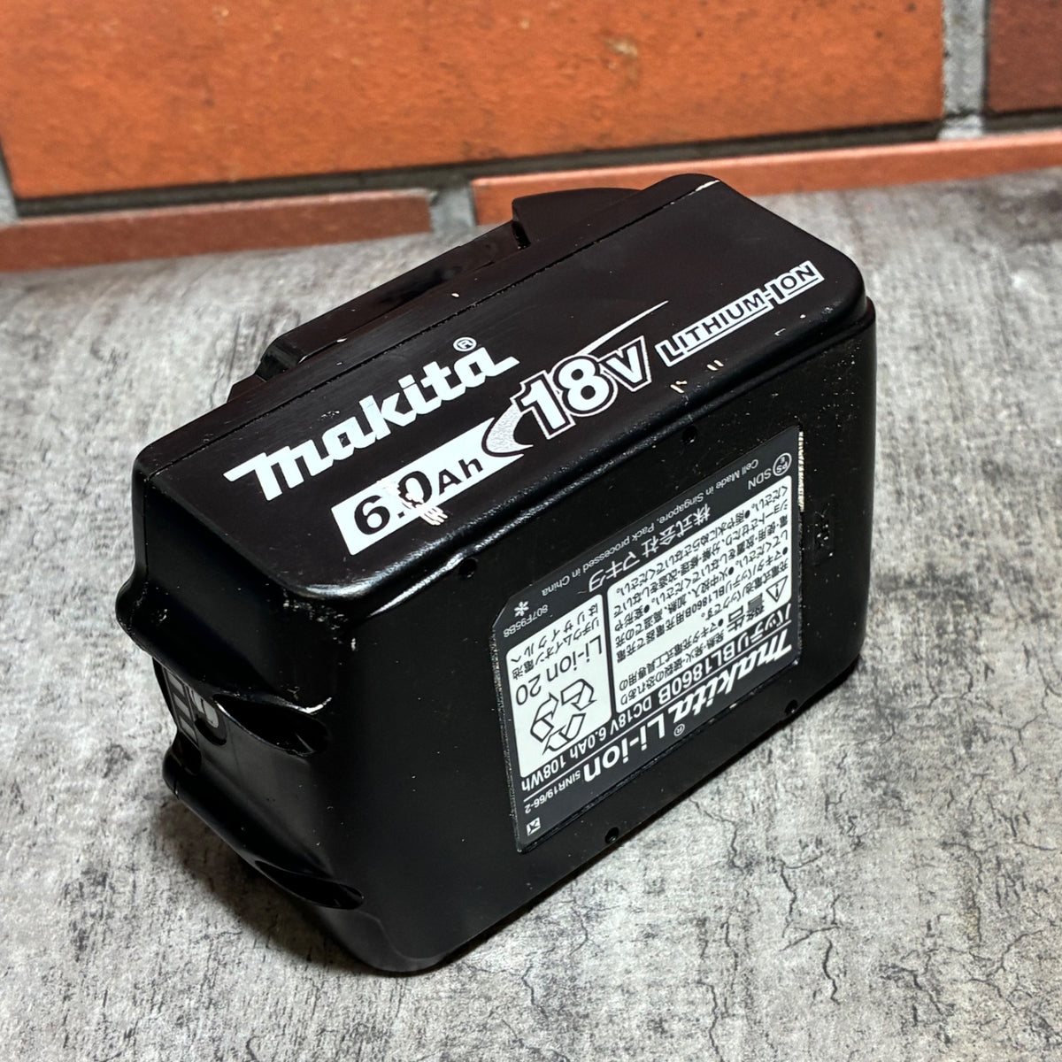リチウムイオンバッテリー 18V/6.0Ah BL1860B 【市川行徳店】