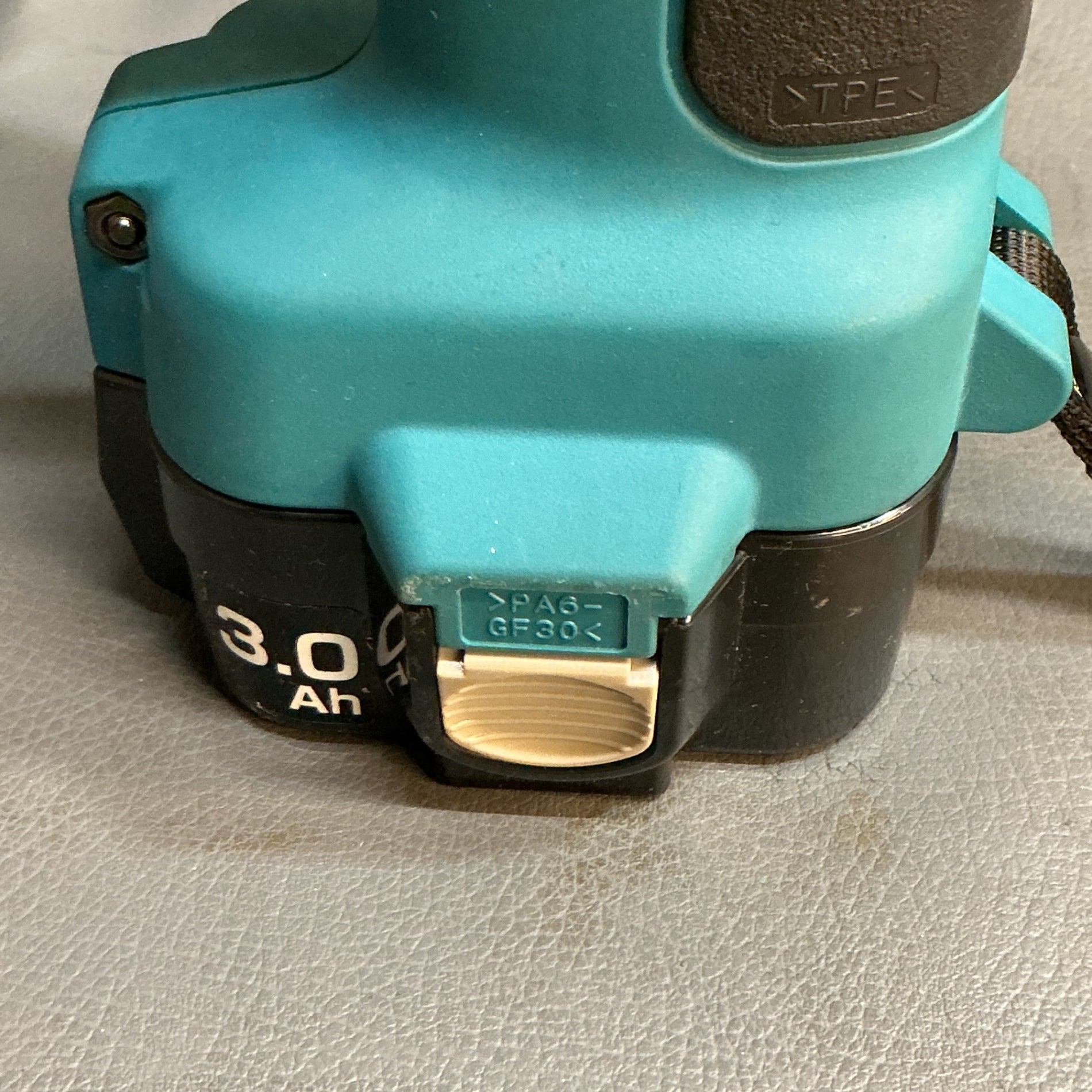 【中古】マキタ(makita) 9.6V インパクトドライバー 6990DRFSP ニッケル水素バッテリ  【越谷店】