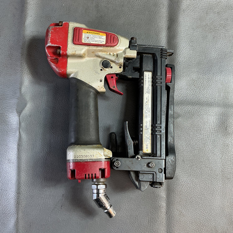 【中古】マックス(MAX) 4mm 常圧エアネイラ (エアタッカー) TA-225/425J  【越谷店】