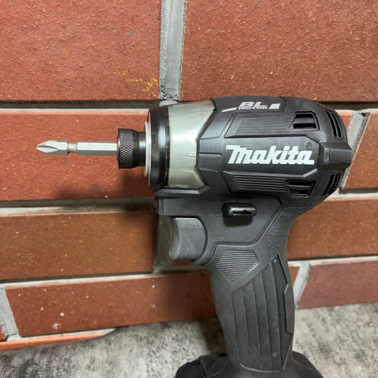マキタ(makita) コードレスインパクトドライバー TD173DZB 本体未使用+中古バッテリー付き 【市川行徳店】