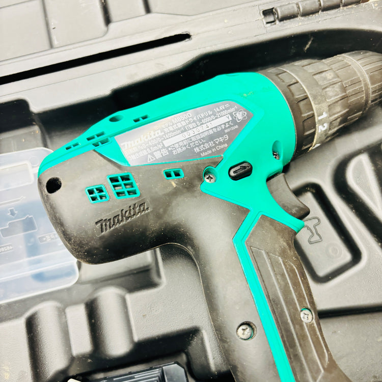 マキタ 充電式振動ドライバドリル 14.4V バッテリー2個付き M850DWX 【越谷店】