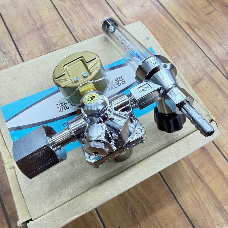 美品 流量計付無変動型圧力調整器 アルゴン用 FR1A-3-5A25-2RFH85-F25 【リライズ蓮田店】