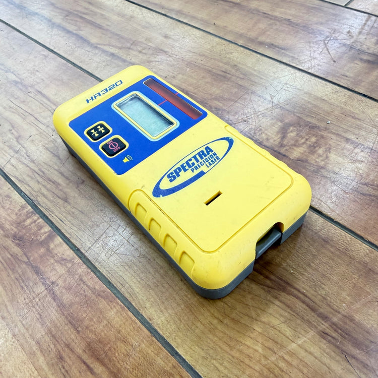 動作確認済み レーザーレベル LL100N 受光器 ケース付属【リライズ蓮田店】