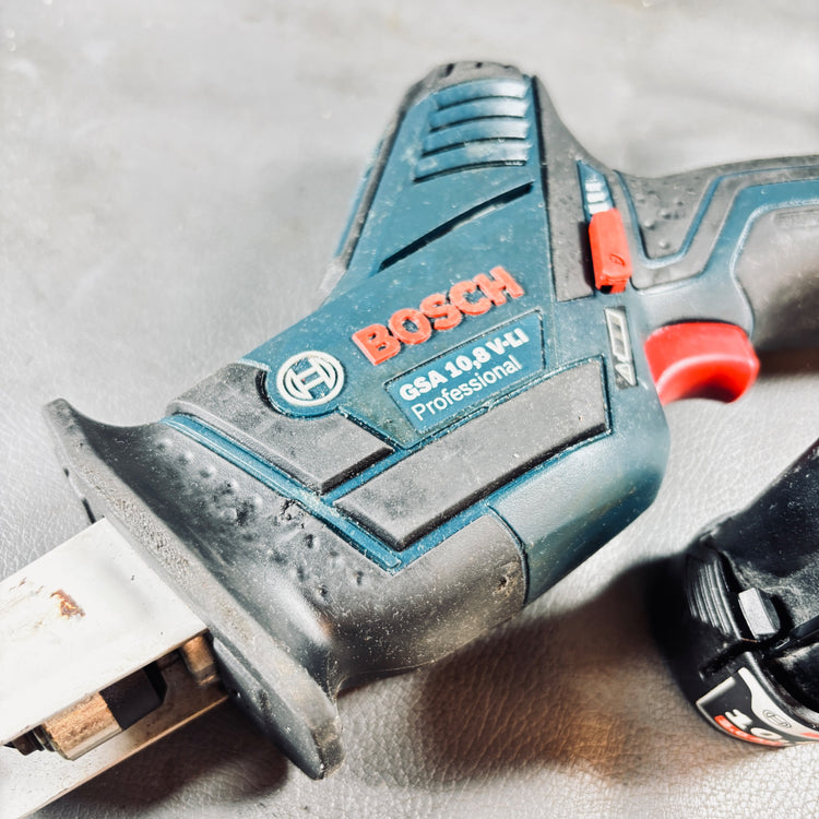 ボッシュ GSA10.8V-LI バッテリーセーバーソー 【越谷店】