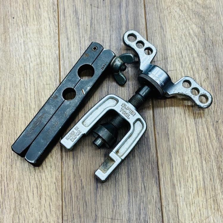 【こねこ便】スーパーツール(SUPERTOOL) 手動式フレキ管ツバ出し工具  TH-1320 【中古】 【蓮田店】