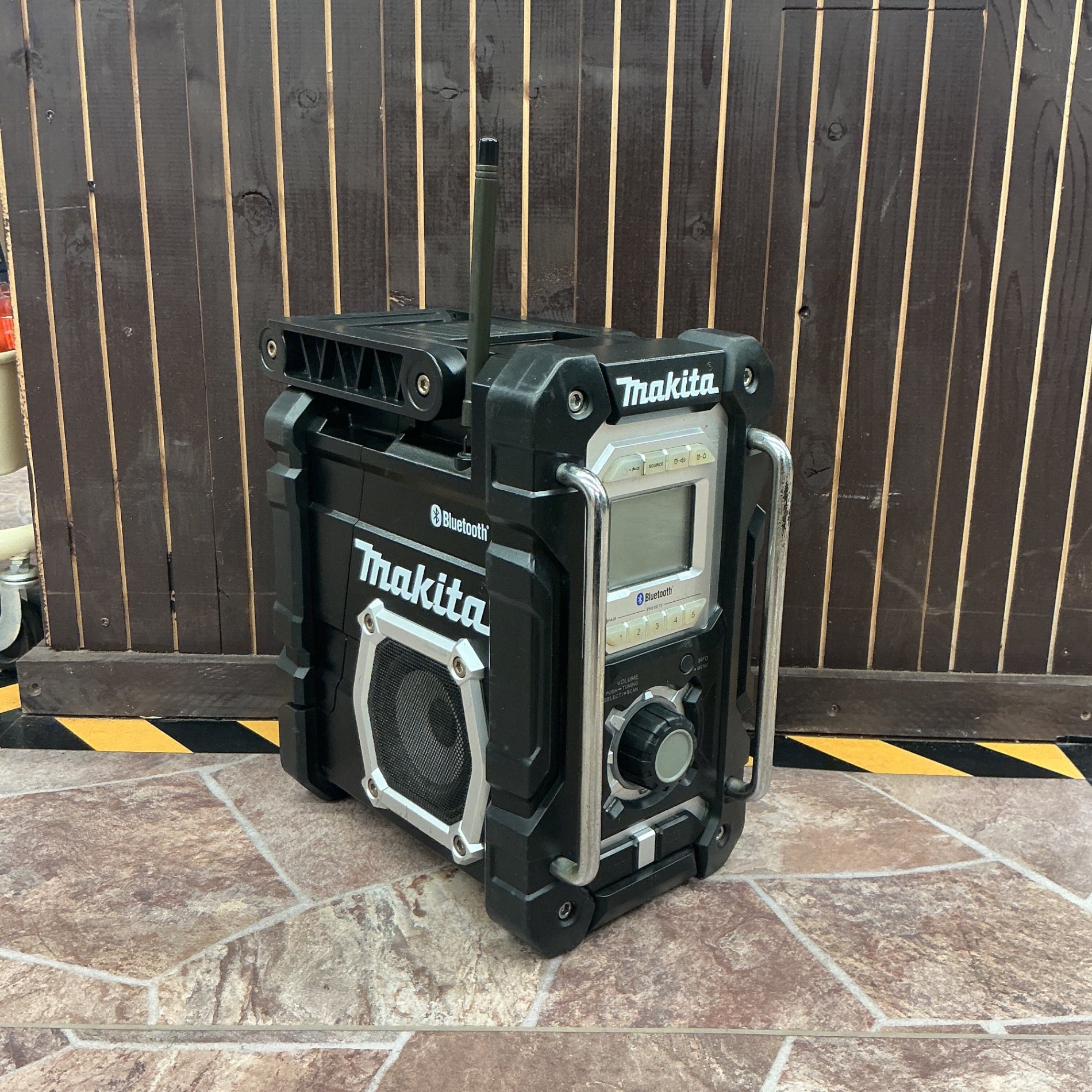 【中古・Bluetooth搭載モデル！】 マキタ makita コードレスラジオ MR106B 【越谷店】