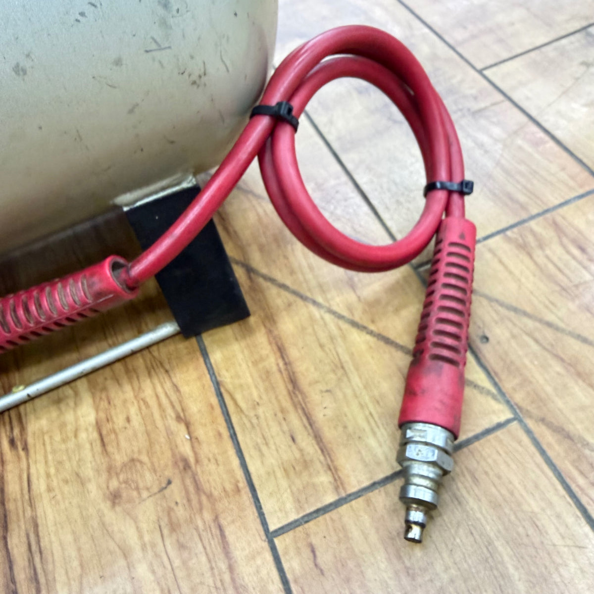動作確認済み 高圧用 補助タンク AK-TH12 【リライズ蓮田店】