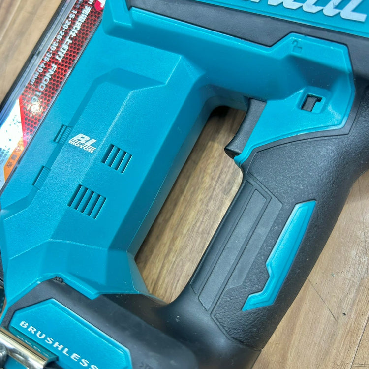 美品 マキタ(makita) 40V コードレスフィニッシュネイラ FN001GZ 本体のみ 【船橋馬込店】
