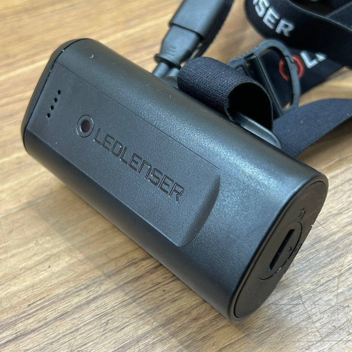 箱なし未使用 レッドレンザー (LEDLENSER) ヘッドライト H15R Core 【船橋馬込店】