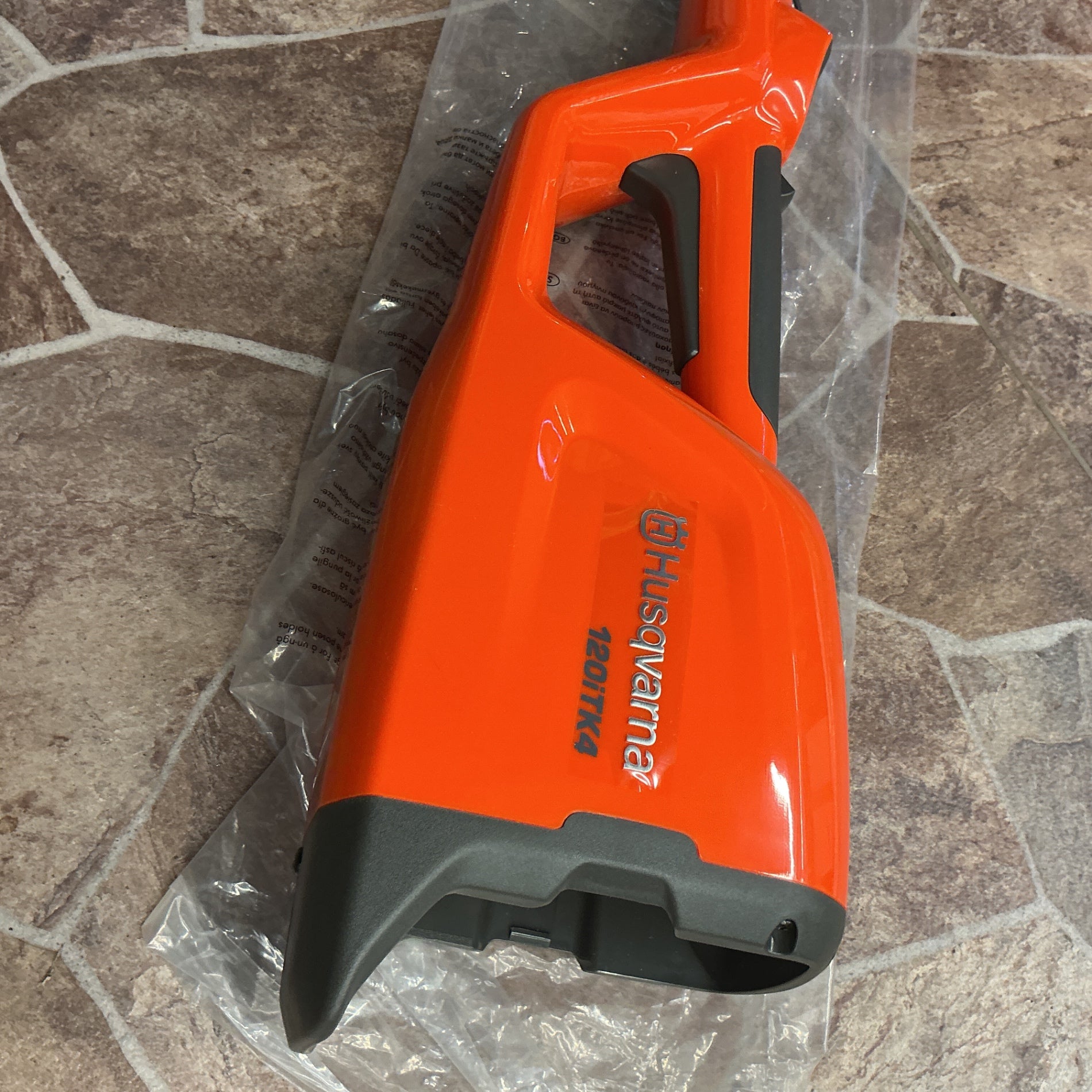 【未使用保管品】ハスクバーナ/Ｈusqvarna バッテリー式ポールソー 120iTK4-P  【越谷店】